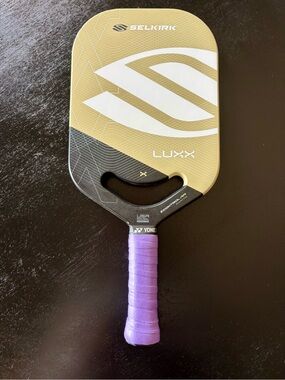 Selkirk Luxx Control Air Pickleball paddle